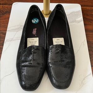 MUNRO Shimmer Black Textured Women’s Loafers Size 10.5 Wide